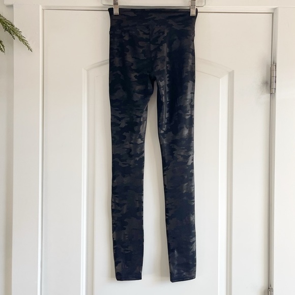 Spanx Camo Faux Leather Legging - XS - Picture 8 of 8